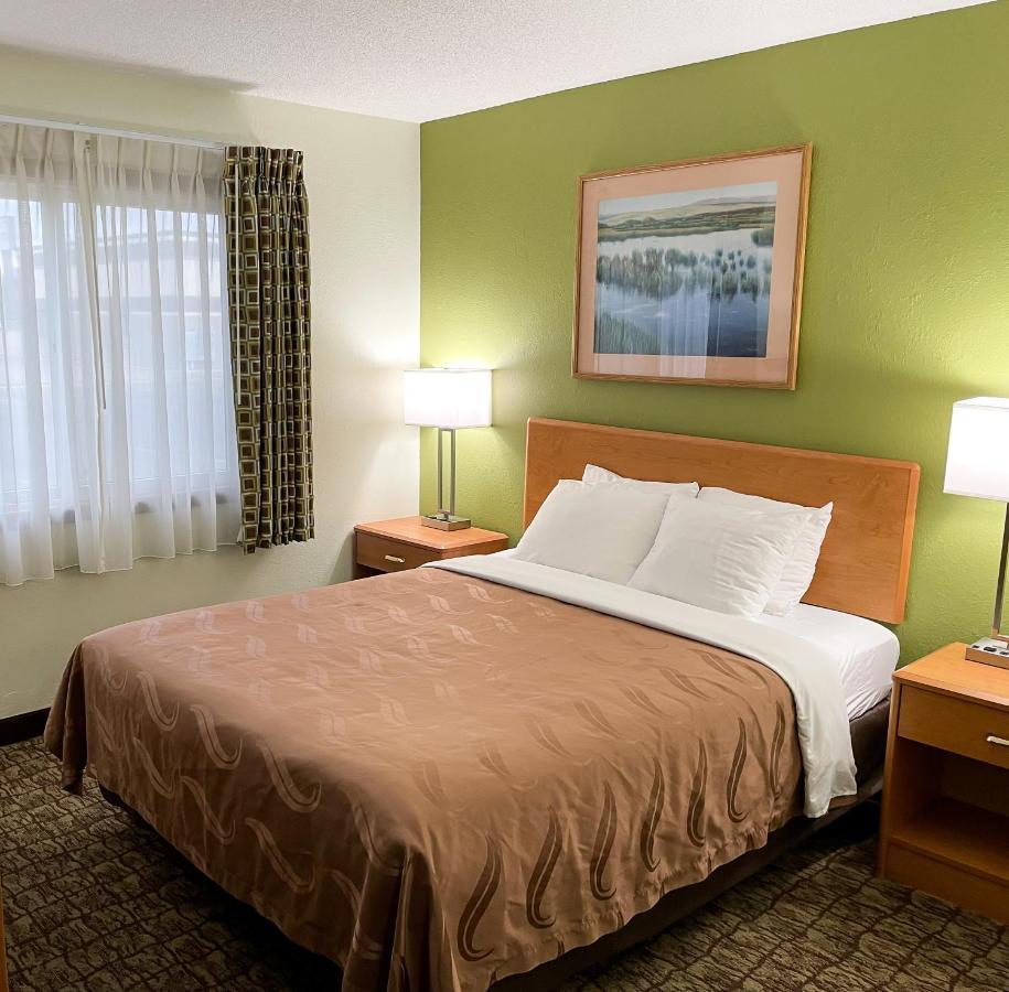 & Hotel